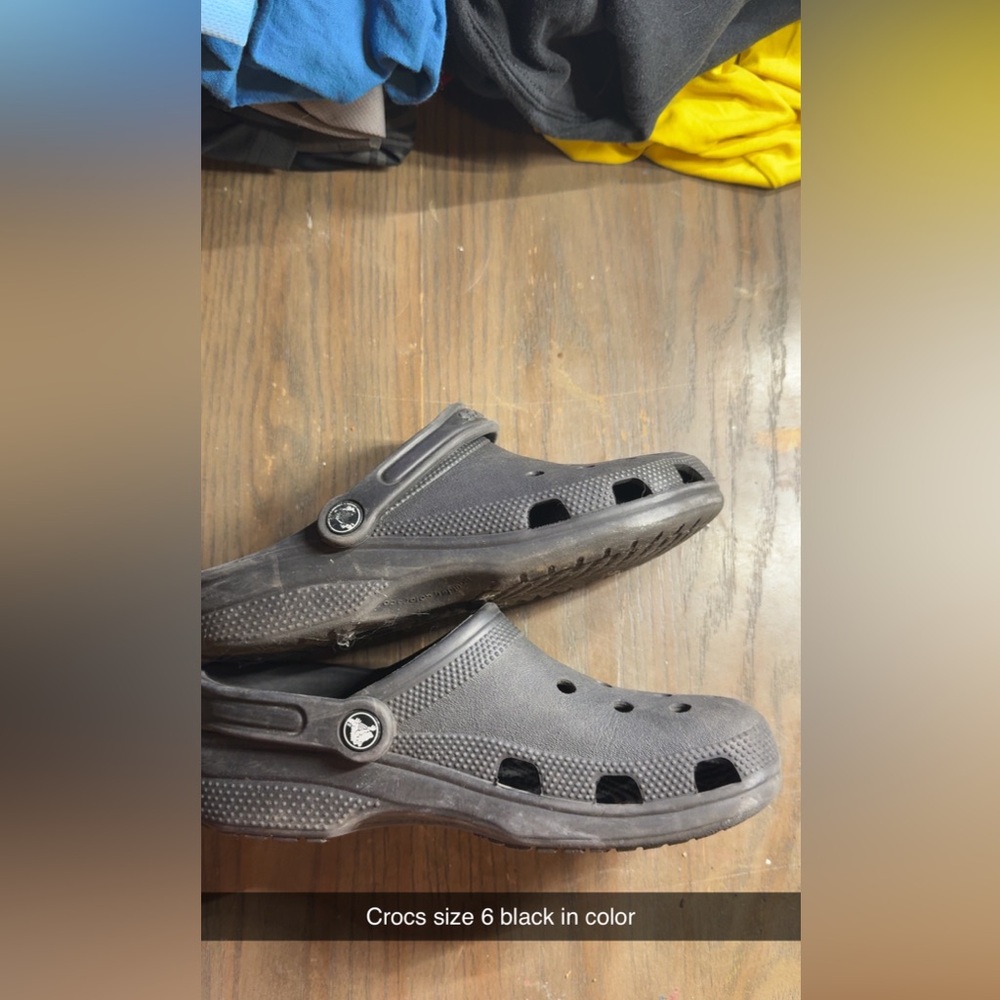 CROCS Black Sandals with Ventilation and Heel Strap